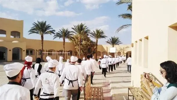 مدارس السياحة وفنادق 5 سنوات حكومية